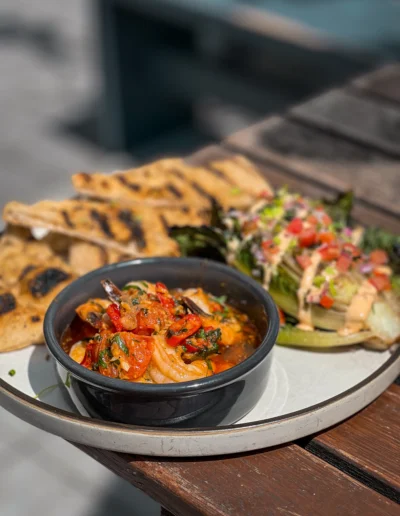 nduja & garlic butter, cos lettuce, cocktail sauce, flatbread, lemon (gfo)